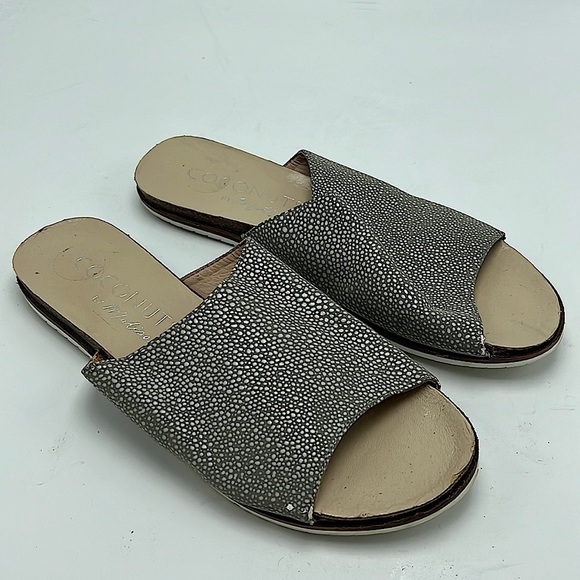 Coconuts by Matisse slip on sandals grey pebbled size 7 - Picture 1 of 4